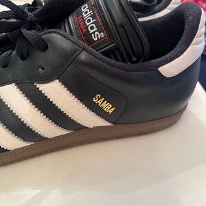 Black men’s vintage Adidas Samba